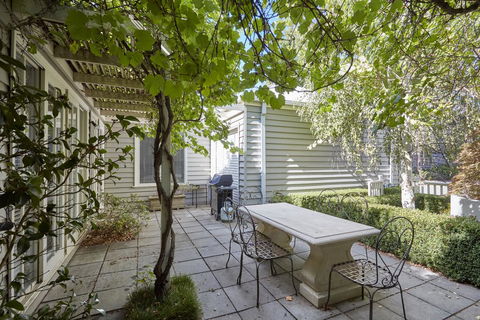Mews Cottages - Accommodation Port Macquarie 1