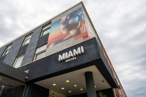 Miami Hotel Melbourne - Accommodation Port Macquarie 0