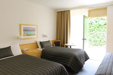 Mid City Motor Inn Queanbeyan - Accommodation Port Macquarie 0