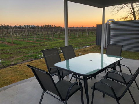 Milawa Vineyard Views - Guesthouse 1 - Accommodation Port Macquarie 3