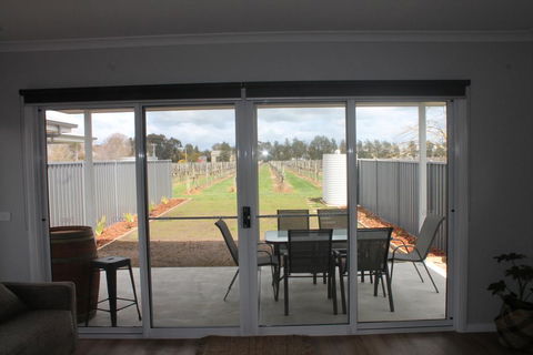 Milawa Vineyard Views - Guesthouse 2 - Accommodation Port Macquarie 2