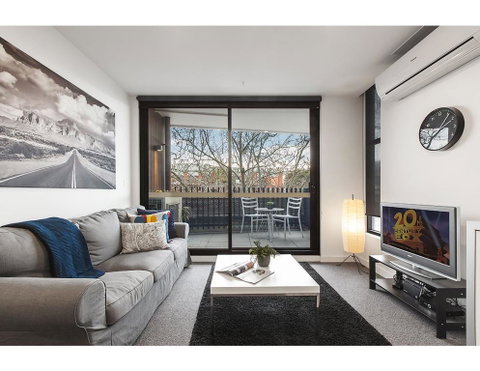 Modern 2 Bed Apartment In Trendy Collingwood - Accommodation Port Macquarie 0