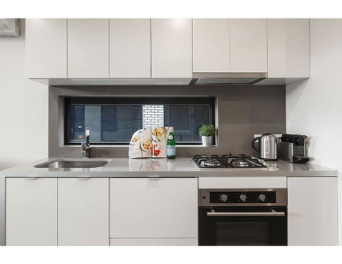 Modern 2 Bed Apartment In Trendy Collingwood - Accommodation Port Macquarie 3