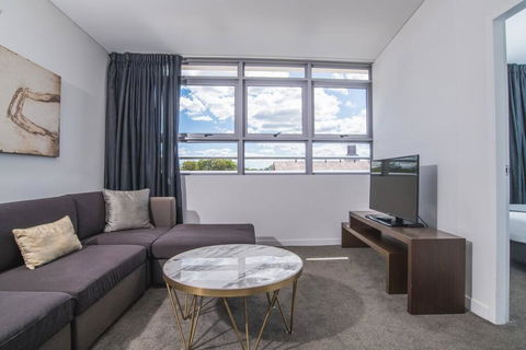 Modern Home For 4 @Silkari Suite Chatswood - Accommodation Port Macquarie 1