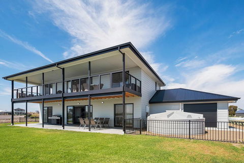 Moments On The Water - Accommodation Port Macquarie 3