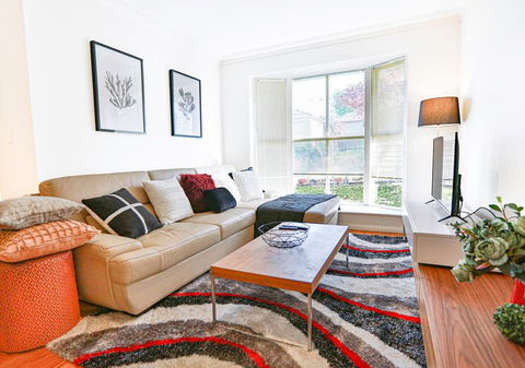 Mont Albert 2 Bedrooms Morden House - Accommodation Port Macquarie 2