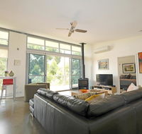 Moriarty Studio - chic couples retreat - Accommodation Port Macquarie