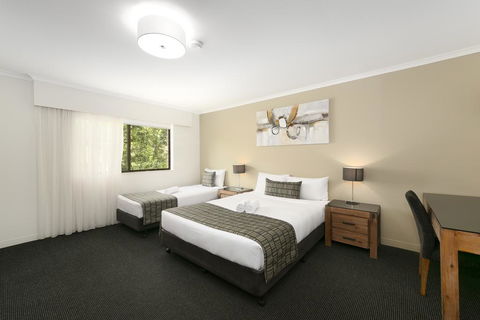 Mt Ommaney Hotel Apartments - Accommodation Port Macquarie 2