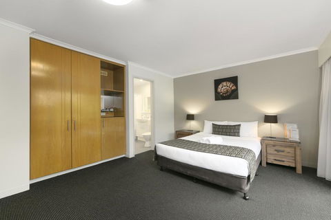 Mt Ommaney Hotel Apartments - Accommodation Port Macquarie 0