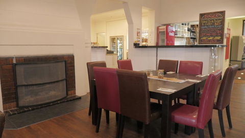 National Hotel Toowoomba - Accommodation Port Macquarie 0