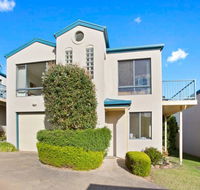 NELSON COVE 2 - Townhouse a Short Walk to Town - Accommodation Port Macquarie