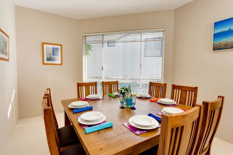 Cottesloe Contemporary Villa - Accommodation Port Macquarie 8