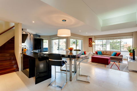 Cottesloe Contemporary Villa - Accommodation Port Macquarie 9