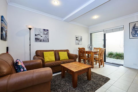 Fremantle Townhouse U/5 - Accommodation Port Macquarie 3