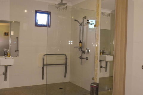 Swan Valley Sisters - Accommodation Port Macquarie 19