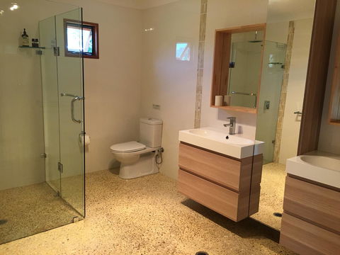 Swan Valley Sisters - Accommodation Port Macquarie 1