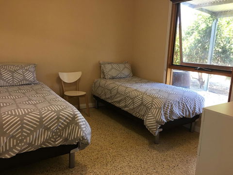 Swan Valley Sisters - Accommodation Port Macquarie 2