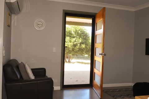 Swan Valley Sisters - Accommodation Port Macquarie 17