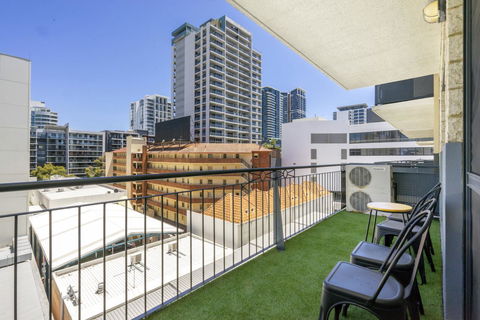Oversized Eastend Sleeps 6 Free PARKING+POOL WIFI - Accommodation Port Macquarie 20