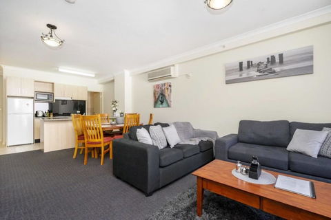 Oversized Eastend Sleeps 6 Free PARKING+POOL WIFI - Accommodation Port Macquarie 33