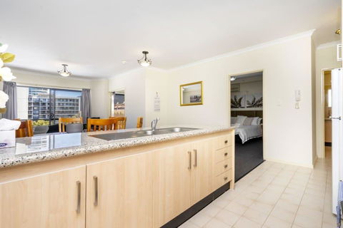 Oversized Eastend Sleeps 6 Free PARKING+POOL WIFI - Accommodation Port Macquarie 39