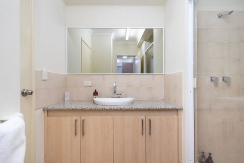 Oversized Eastend Sleeps 6 Free PARKING+POOL WIFI - Accommodation Port Macquarie 26