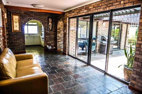 Geraldton Holliday Villas - Accommodation Port Macquarie 11