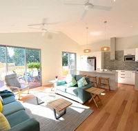 Sunny Blinco Street House - Accommodation Port Macquarie