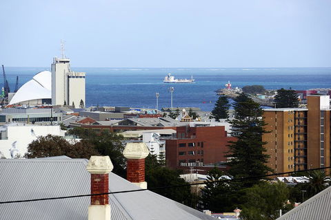 Studio 208 With Ocean Views - Accommodation Port Macquarie 19