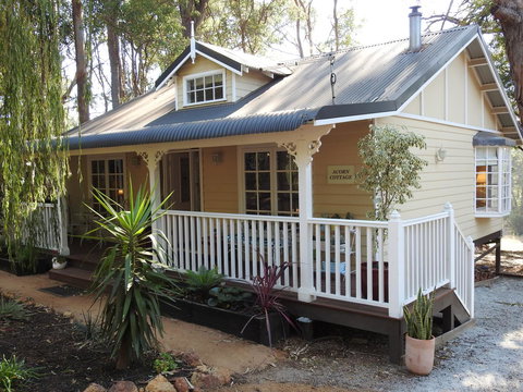 Quiet Escapes Cottages - Accommodation Port Macquarie 3