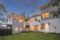 36 Thurston