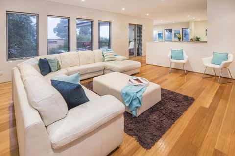 Calm Waters - Accommodation Port Macquarie 15