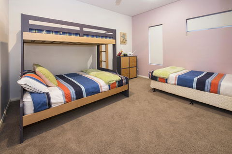 Calm Waters - Accommodation Port Macquarie 19
