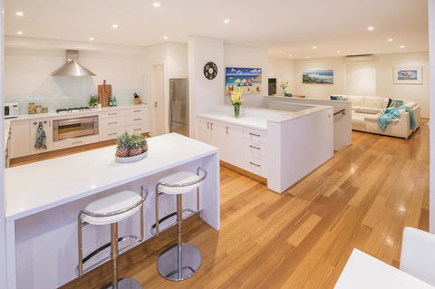 Calm Waters - Accommodation Port Macquarie 18