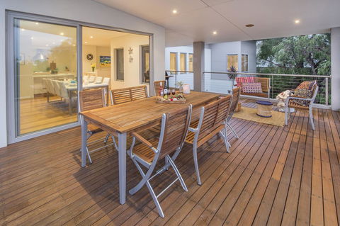 Calm Waters - Accommodation Port Macquarie 10