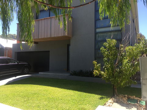 The Pool House - Fremantle - Accommodation Port Macquarie 4