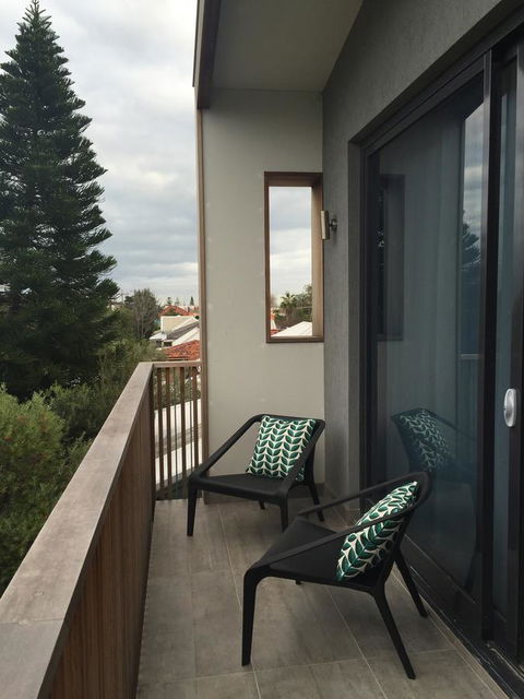 The Pool House - Fremantle - Accommodation Port Macquarie 8