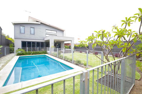 The Pool House - Fremantle - Accommodation Port Macquarie 1