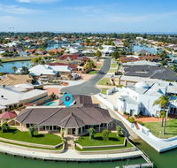 LA ANCHOR ON THE CANALS MANDURAH - Accommodation Port Macquarie