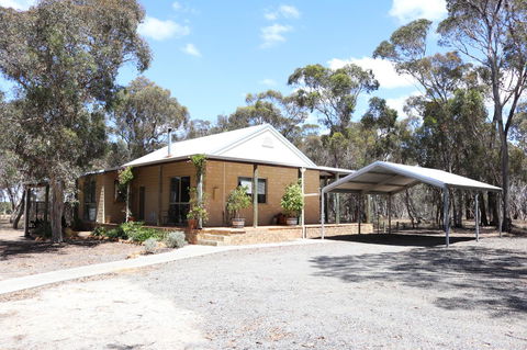 Kendenup Cottages And Lodge - Accommodation Port Macquarie 23