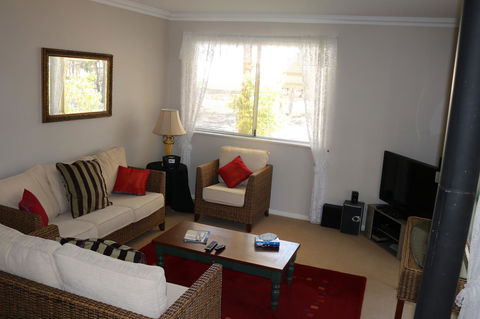 Kendenup Cottages And Lodge - Accommodation Port Macquarie 11