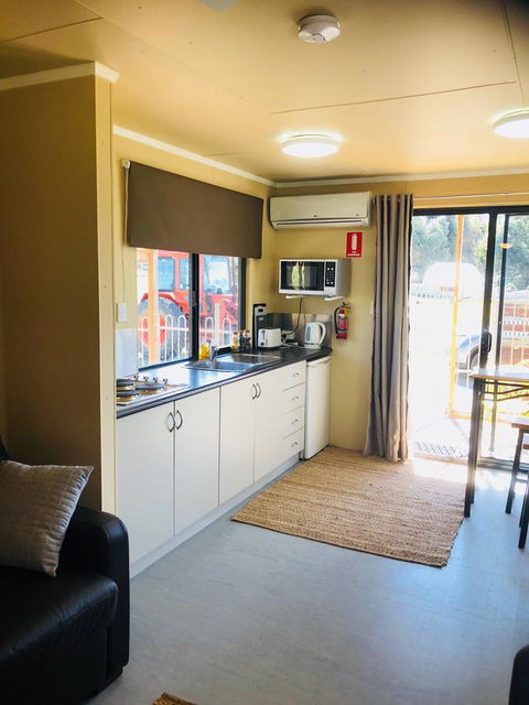 Kendenup Cottages And Lodge - Accommodation Port Macquarie 9