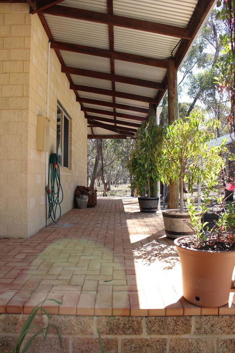 Kendenup Cottages And Lodge - Accommodation Port Macquarie 16