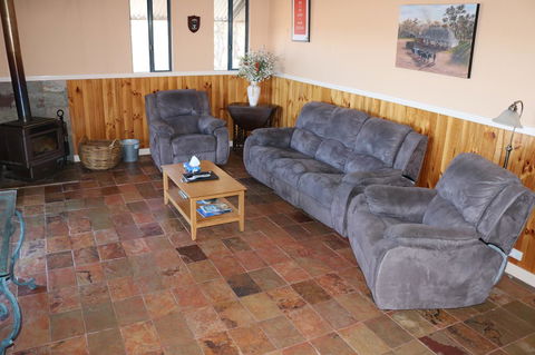 Kendenup Cottages And Lodge - Accommodation Port Macquarie 15