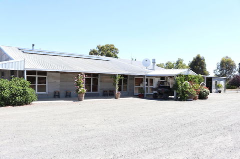 Kendenup Cottages And Lodge - Accommodation Port Macquarie 35