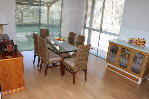 Kendenup Cottages And Lodge - Accommodation Port Macquarie 10