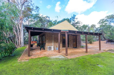 Yelverton Brook Conservation Sanctuary - Accommodation Port Macquarie 12