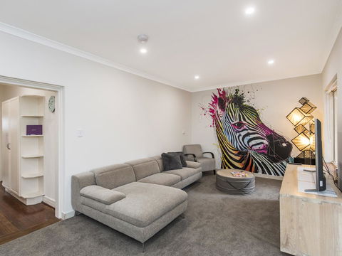 Luxury Federation Style Home - Sleeps 10 - Accommodation Port Macquarie 1