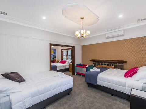 Luxury Federation Style Home - Sleeps 10 - Accommodation Port Macquarie 11