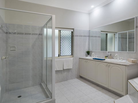 Luxury Federation Style Home - Sleeps 10 - Accommodation Port Macquarie 13